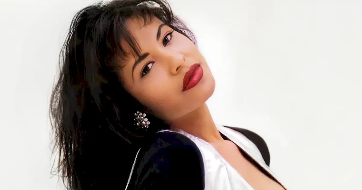Irmão de Selena processa irmã por mais de US$ 1 milhão em lucros do legado